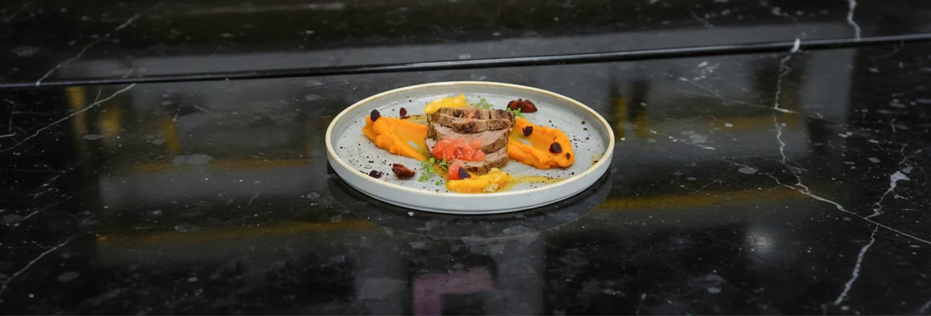recipe image Ростбіф із бататом та соусом каламансі