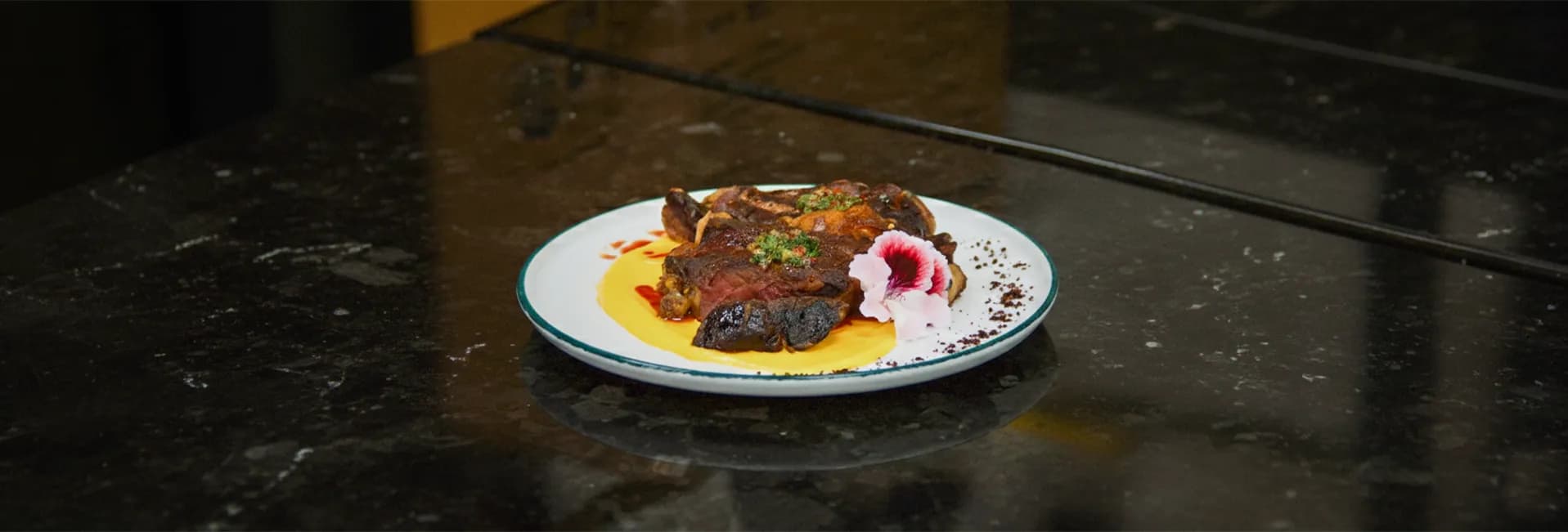 recipe image Рібай з морквяним кремом та тропічним чилі