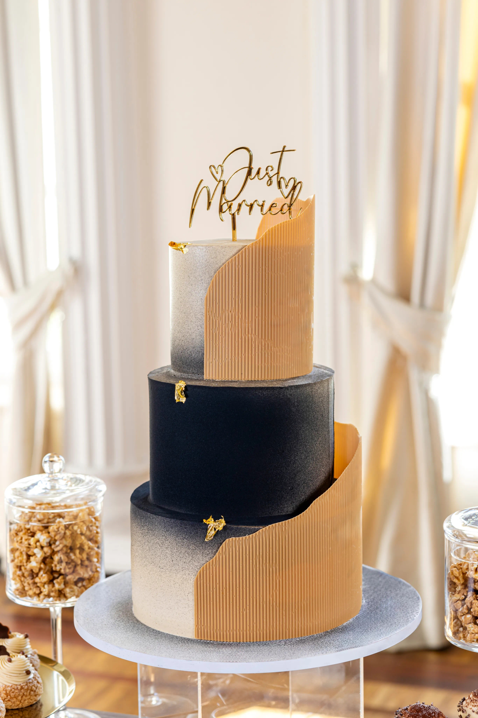 small Торти та тістечка